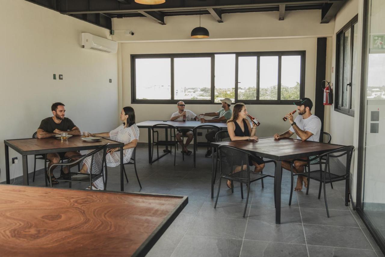 Caleta Hostel Rooftop & Pool カンクン エクステリア 写真