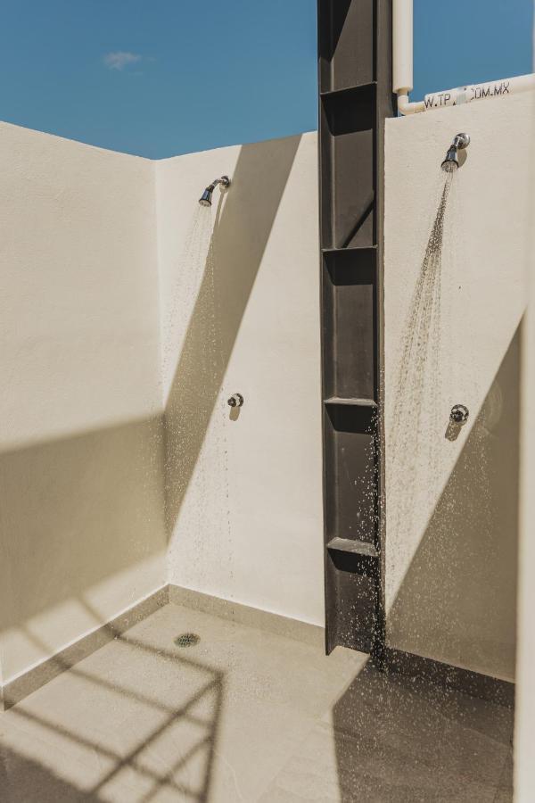 Caleta Hostel Rooftop & Pool カンクン エクステリア 写真