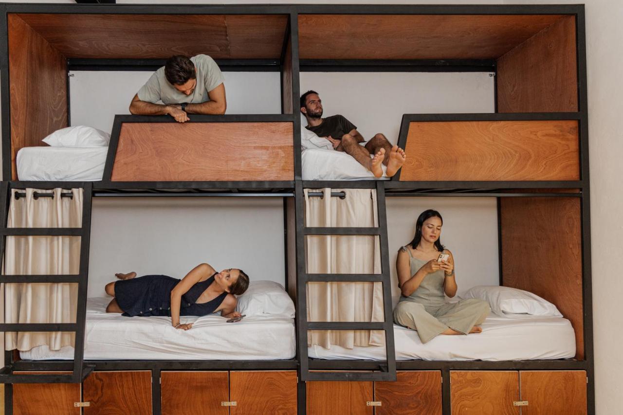 Caleta Hostel Rooftop & Pool カンクン エクステリア 写真