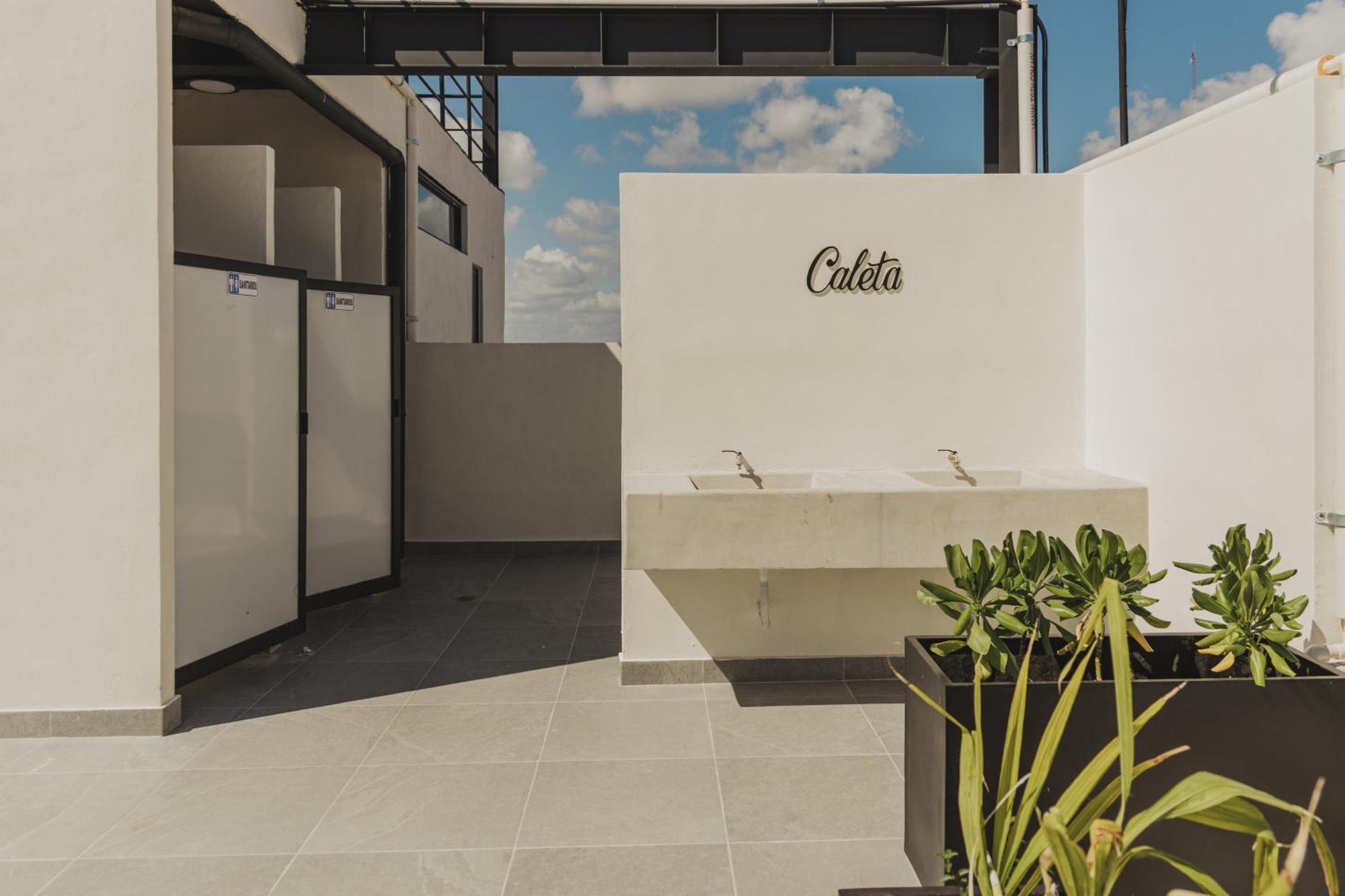 Caleta Hostel Rooftop & Pool カンクン エクステリア 写真